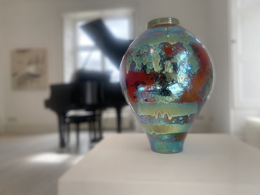 Sutton Taylor - Large Jar Form I (Image 2), Lustreware, 40x28cm