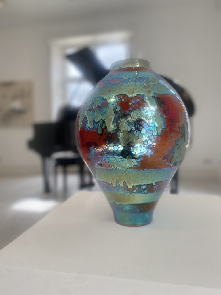 Sutton Taylor - Large Jar Form I, (Image 1) Lustreware, 40x28cm